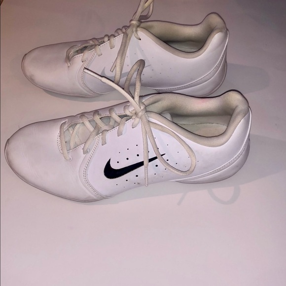 White Nike Sideline III women’s cheer shoe - Picture 2 of 3